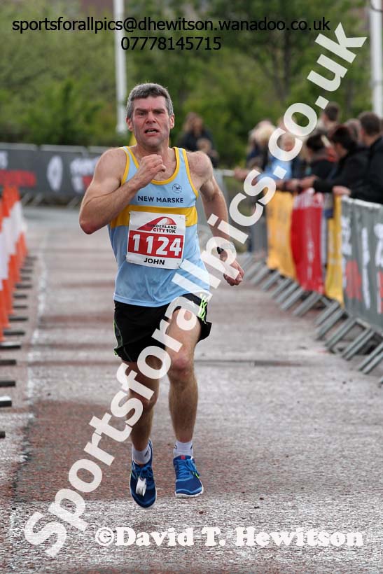 John Clifford (New Marske) 6th in the Sunderand City 10k. Photo: David T. Hewitson/Sports for All Pics